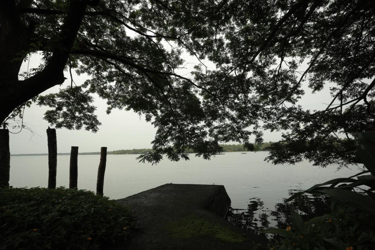 Vismaya Lake Heritage Turavūr Eksteriør bilde